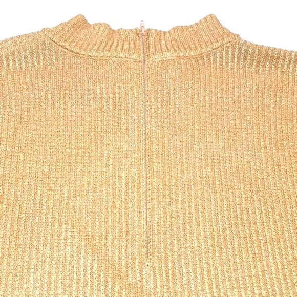 St. John Gold Shimmer Knitted Tank top - Picture 4 of 8